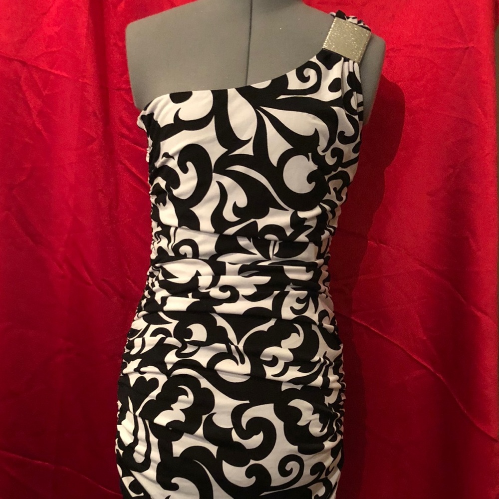 BNWOT sweet storm dress black and white swirls